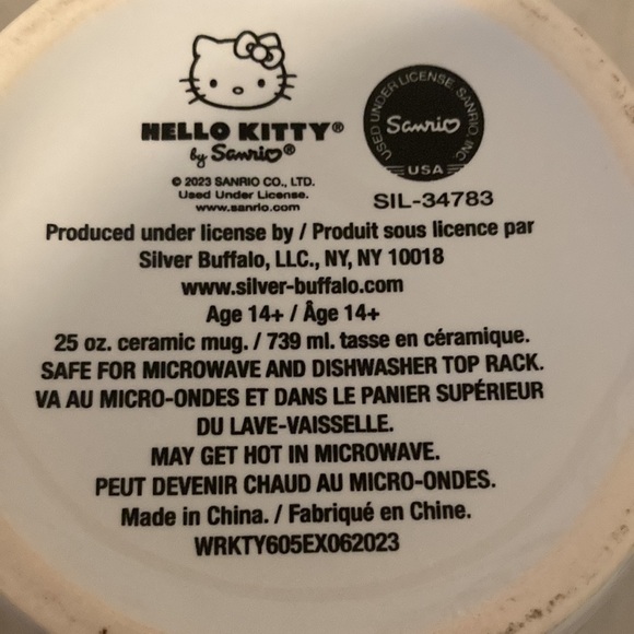 Hello Kitty Halloween Mug - Picture 5 of 6